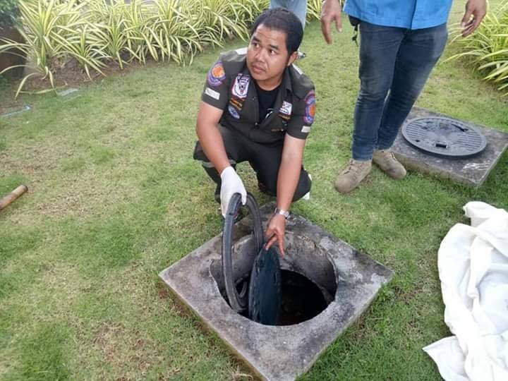 เด็กตกท่อ