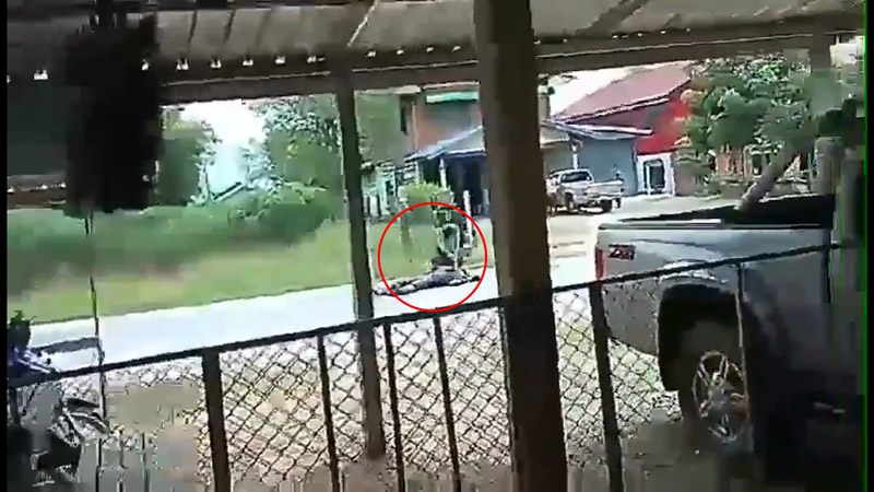 คนเมายาบ้าทำร้ายตำรวจ