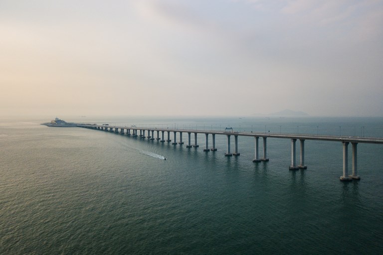 สะพานข้ามทะเลยาวที่สุดในโลกที่จีน