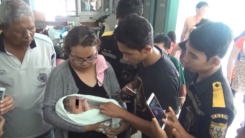 แม่ทิ้งลูก