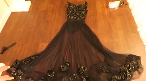 ชุดจากถุงขยะ