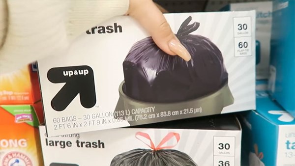 ชุดจากถุงขยะ