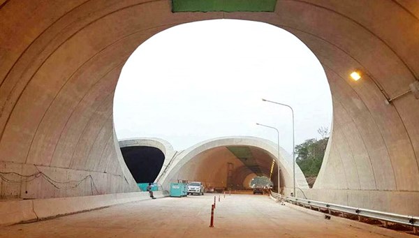 อุโมงค์เชื่อมผืนป่าเขาใหญ่-ทับลาน