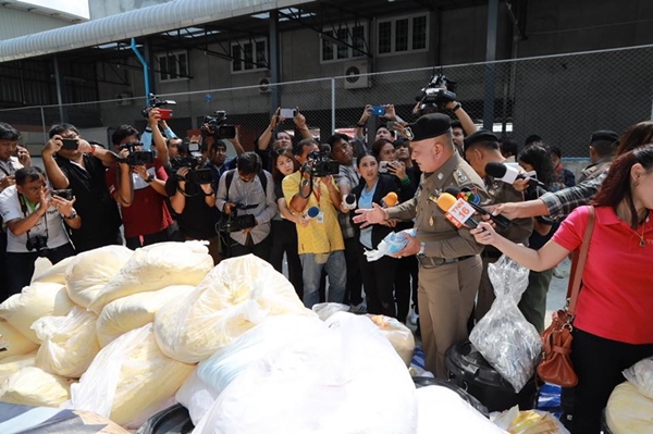 บุกค้นโรงงานผลิตสินค้า เมจิก สกิน