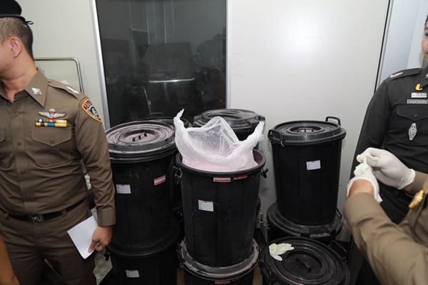 บุกค้นโรงงานผลิตสินค้า เมจิก สกิน