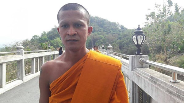 หลวงพี่โอ๋ พระแบกปูนขึ้นเขา