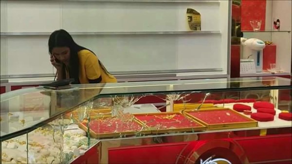 ปล้นร้านทอง