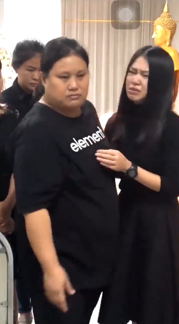 เซนติเมตร พิธีกรล้นตู้