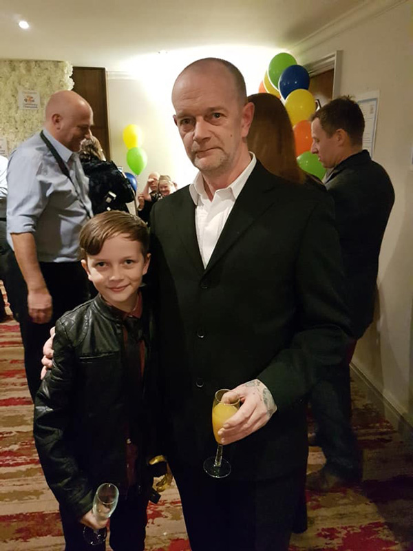 พ่อสร้างแขนกลให้ลูกพิการ