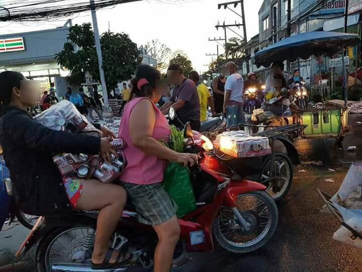 รถบรรทุกเบียร์คว่ำ