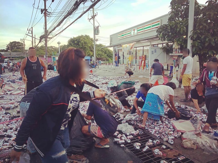 รถบรรทุกเบียร์คว่ำ