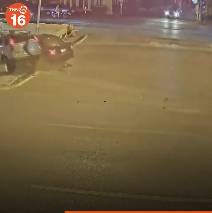 รถตกคลอง