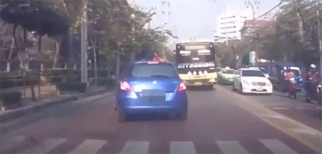 รถเมล์สาย 75 ขับสวนเลน