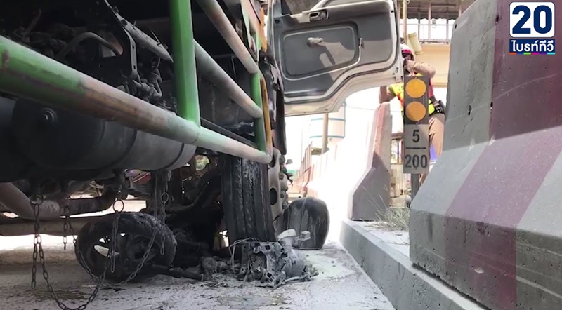 รถ6ล้อแหกด่าน