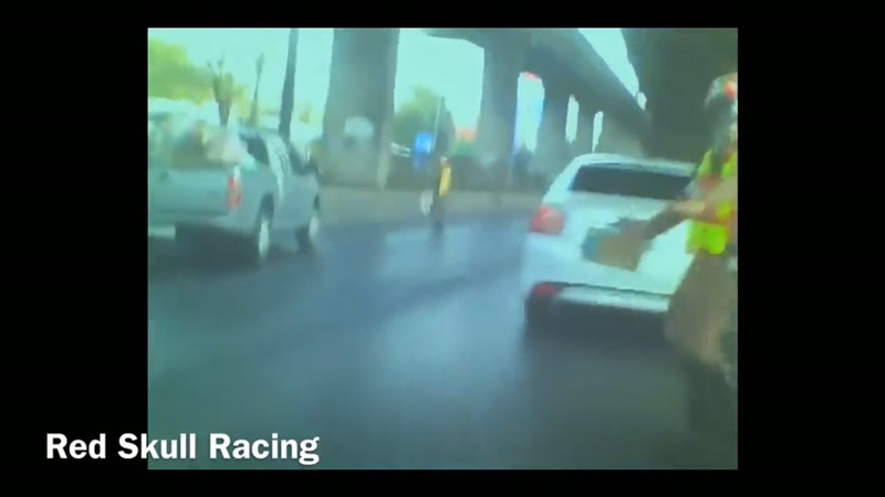 มอเตอร์ไซค์แหกด่าน