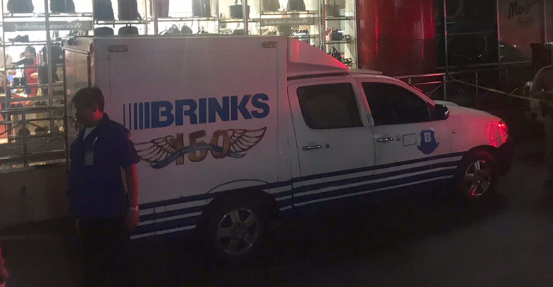 ปล้นรถขนเงินห้าง