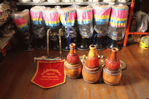 เอกไฝ โจ๋งานบวชบุกโรงเรียน