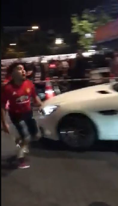 แฟนบอลตีกัน