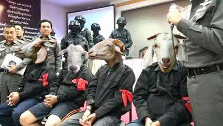 โด่ง อรรถชัย ซัด สมชัย จับ 5 แพะชุดดำ ป่วนปี 53