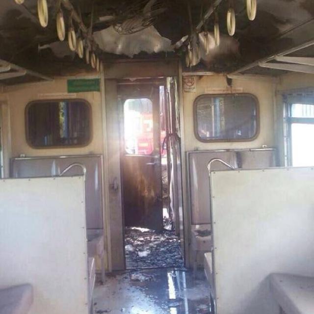 รถไฟสายกทม.-หัวหินชนรถเก๋ง