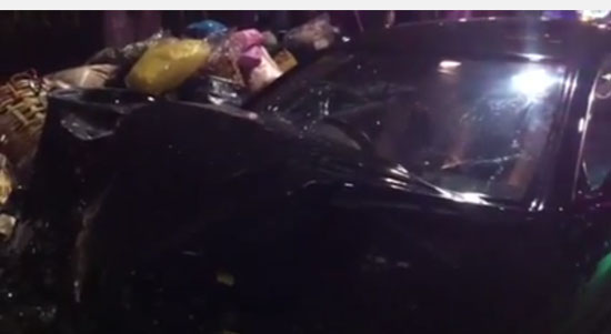 ผอ.ฝ่ายฯ ห้างมาบุญครอง เมาแล้วขับเบนซ์ชนคนขายของริมทางดับ