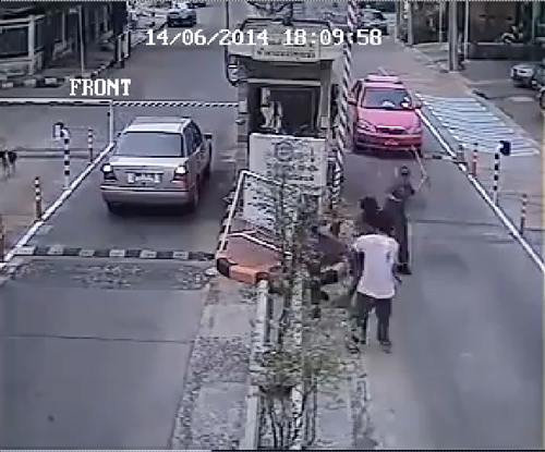 ขาโจ๋โดน รปภ. หมู่บ้านฟันไม่ยั้ง