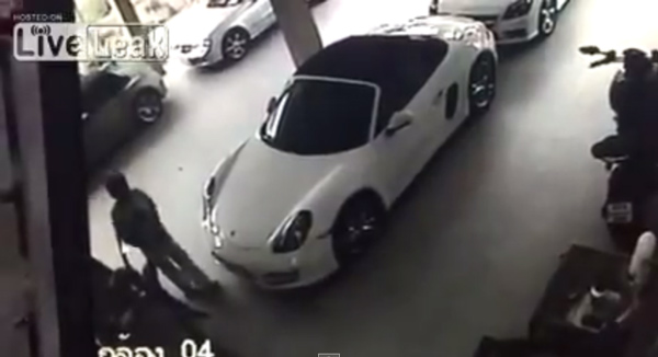 มีเซ็กส์กับรถ