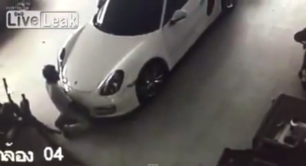 มีเซ็กส์กับรถ