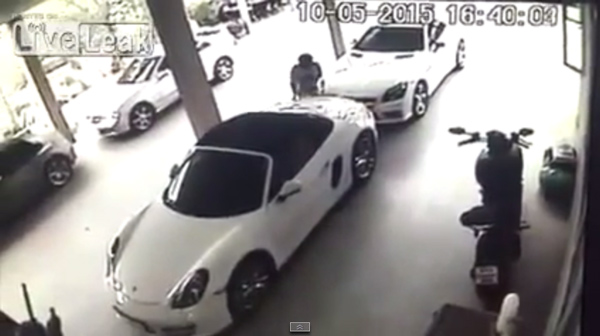 มีเซ็กส์กับรถ