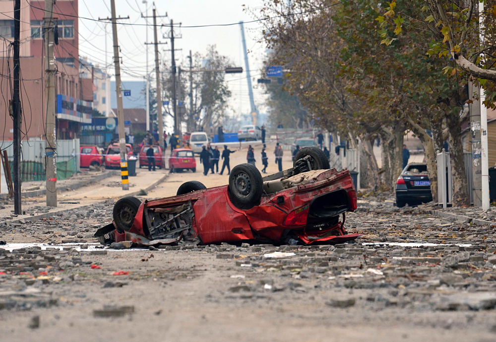 ท่อส่งน้ำมันระเบิดในจีน 
