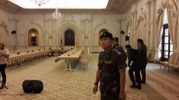 ทหารขอคืนพื้นที่ทำเนียบฯ-ตึกสันติไมตรี จาก กปปส. 