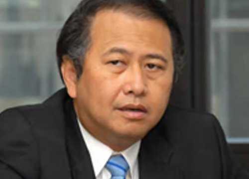 เสรี สุวรรณภานนท์