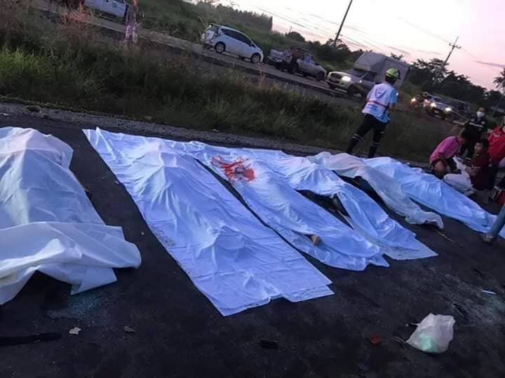 รถตู้สระแก้วหลับในชนรถพ่วง