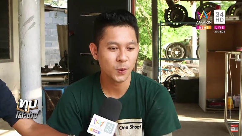 ลุงขับรถตู้ เต้นโยกตามเพลง