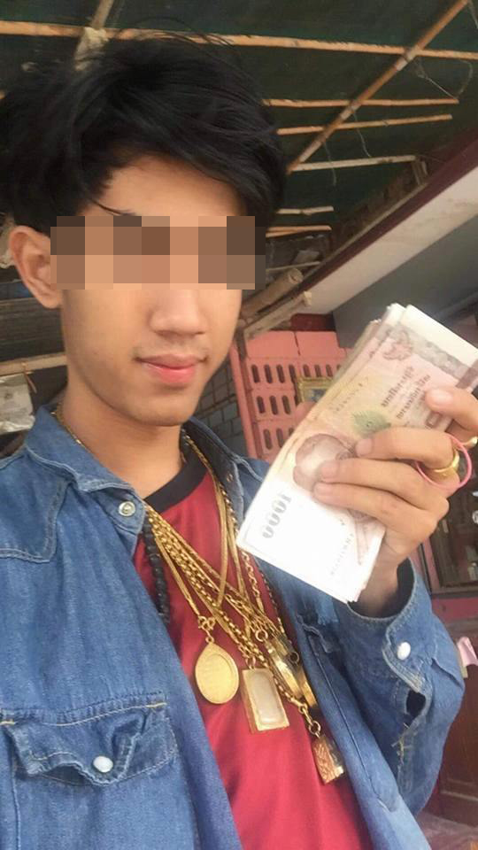 แฉร่างทรง