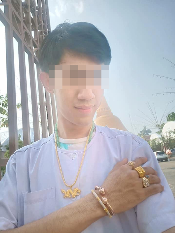 แฉร่างทรง