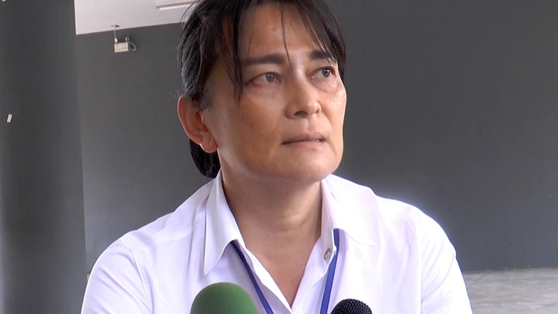 มะลิ นศ.ญี่ปุ่น ขวาง จยย. ขี่บนทางเท้า