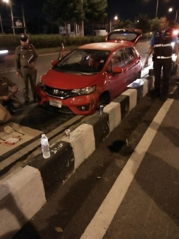 รถแหกด่าน