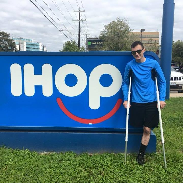 ทหารขาขาด