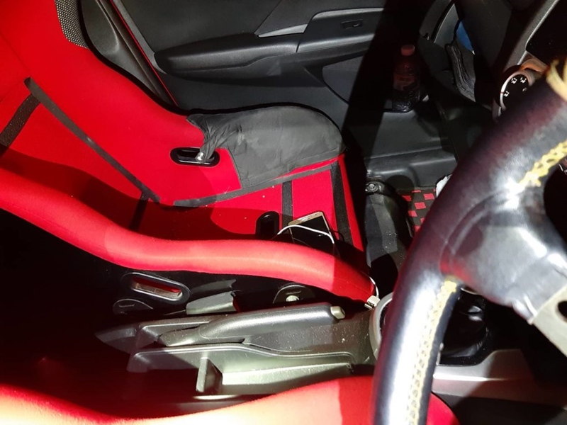 รถแหกด่าน