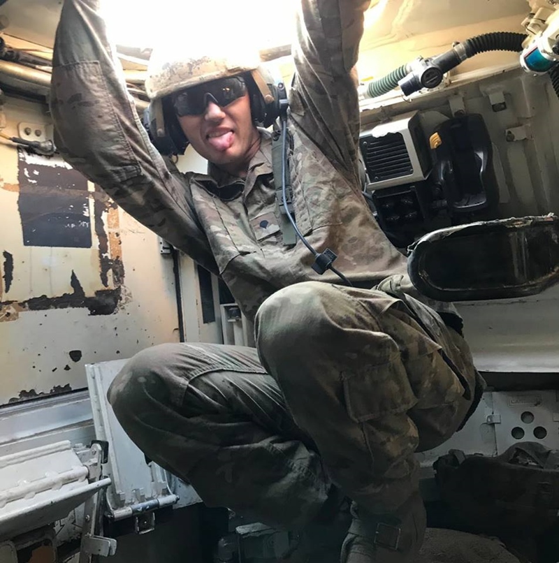 ทหารขาขาด