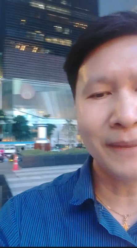 เครื่องฟอกอากาศหน้าเซ็นทรัลเวิลด์