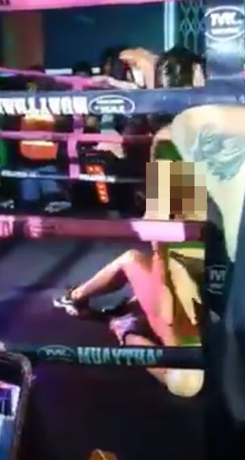 คลิปสาวเปลือยเต้นยั่วบนเวทีมวย