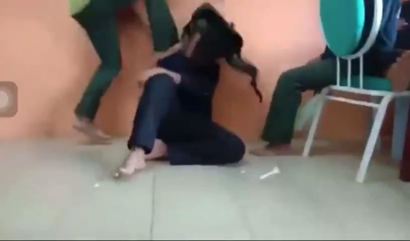 คลิปการกลั่นแกล้งในโรงเรียน