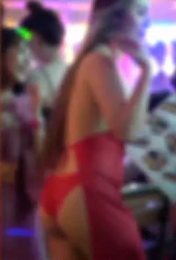 สาวเสิร์ฟโนบรา