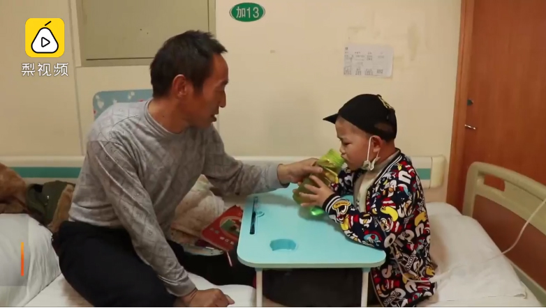 สาวป่วยไตขอหยุดรักษาเพื่อเอาเงินไปรักษาน้องแทน