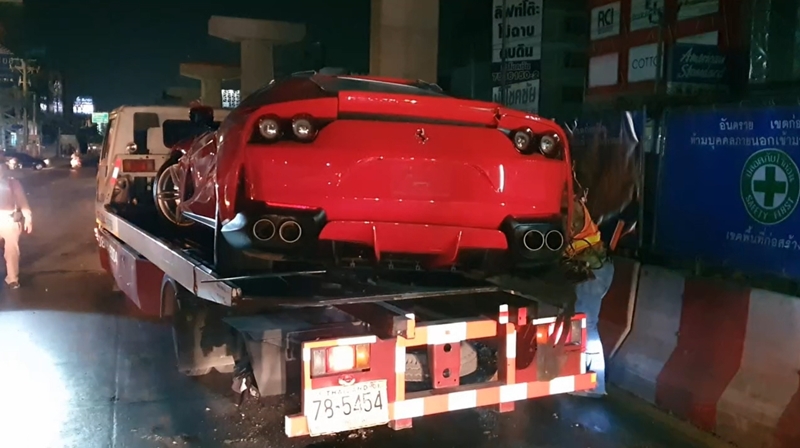 ฝน ไฮโซรังนก ซิ่งเฟอรารี่ชนแบริเออร์