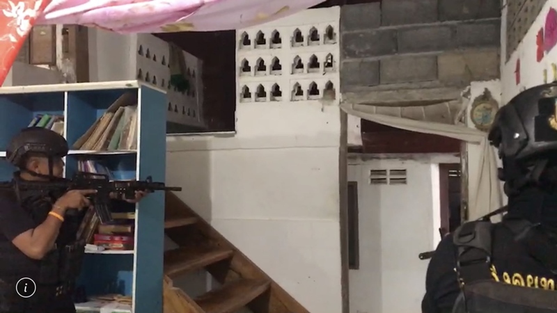 ยิงถล่มป้อมยะลา