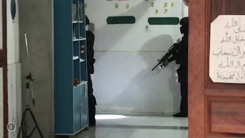 ยิงถล่มป้อมยะลา