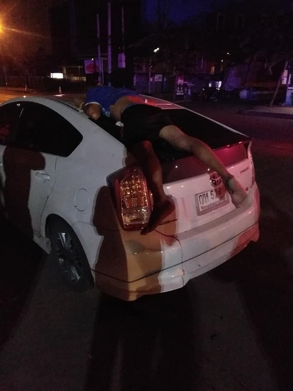 รถเก๋งชนรถซาเล้ง